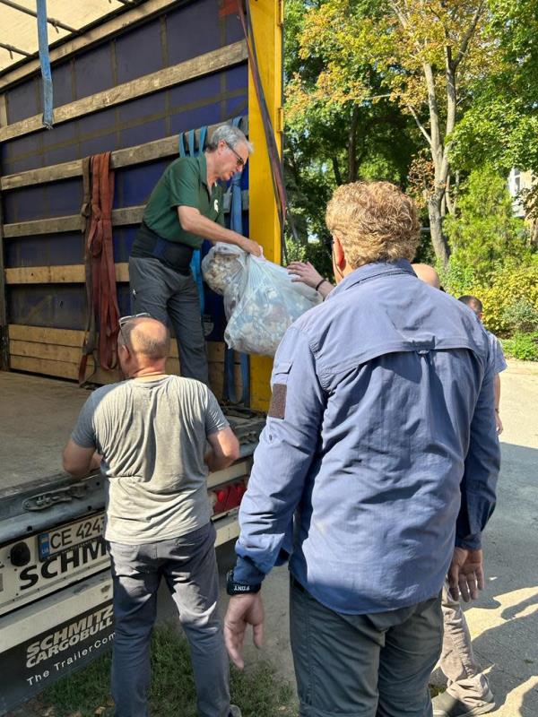 Ody Norkin unloads medical supplies to be used in Ukraine.